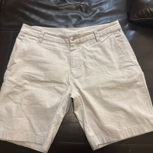 Lululemon Men's White Shorts